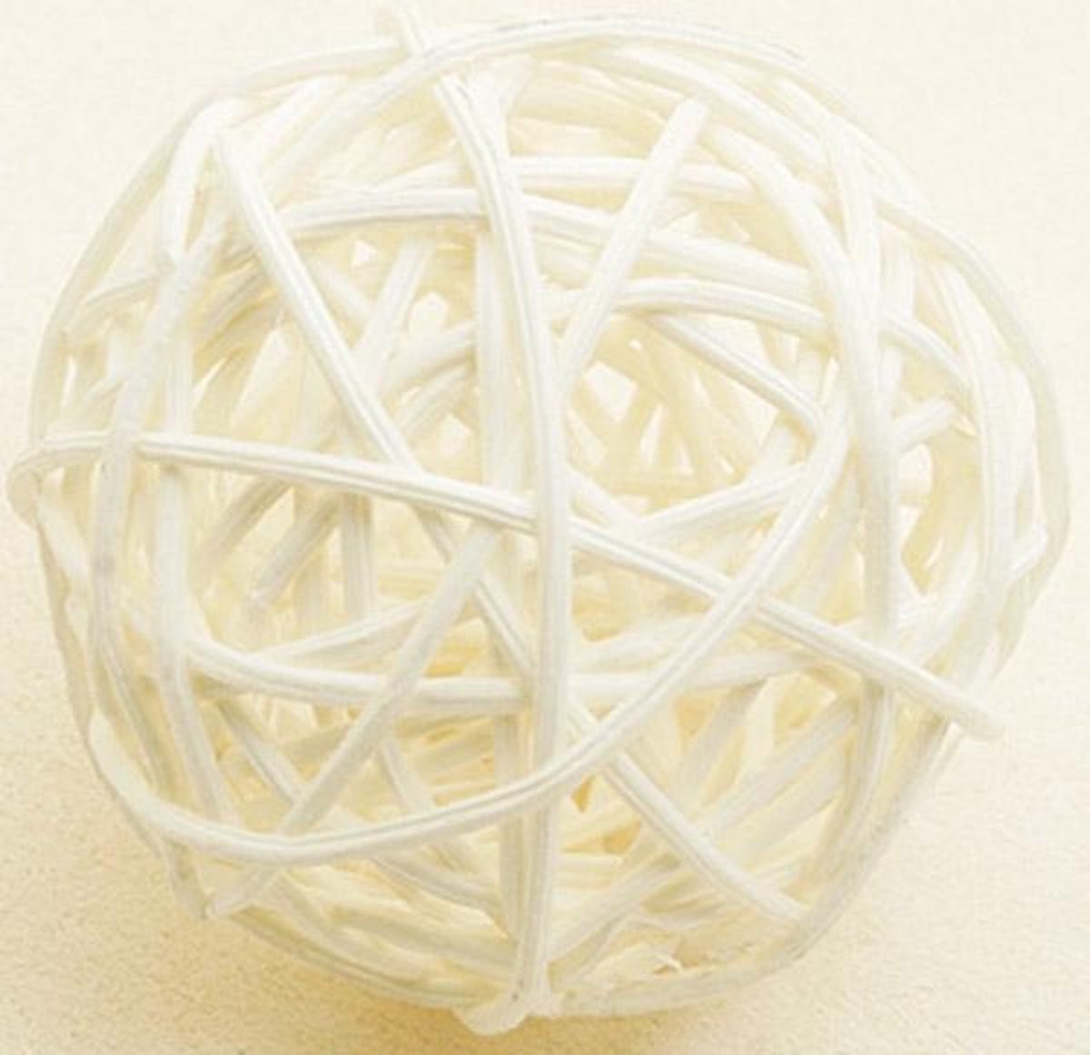 HOBI - 6 gevlochten ivoorkleurige bolletjes - Decoratie > Decoratie beeldjes